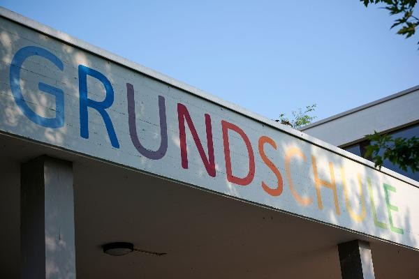 Schriftzug Grundschule
